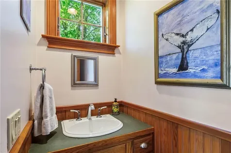 201 Paradise Avenue Middletown RI 02842