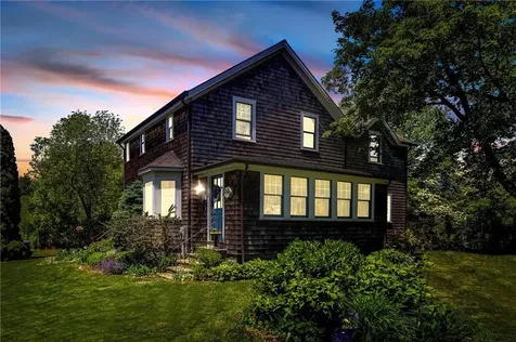 201 Paradise Avenue Middletown RI 02842