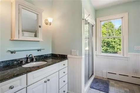 201 Paradise Avenue Middletown RI 02842