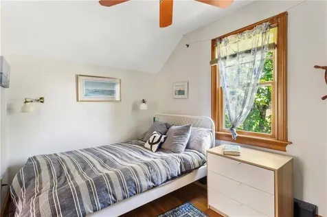 201 Paradise Avenue Middletown RI 02842