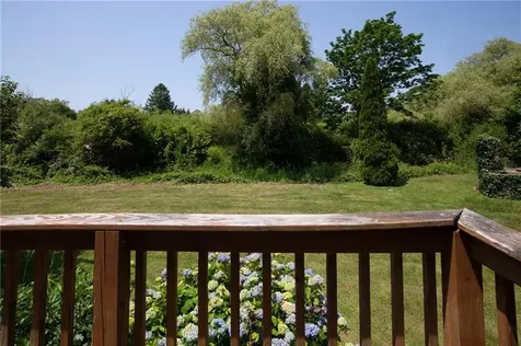 201 Paradise Avenue Middletown RI 02842