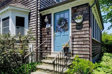 201 Paradise Avenue Middletown RI 02842
