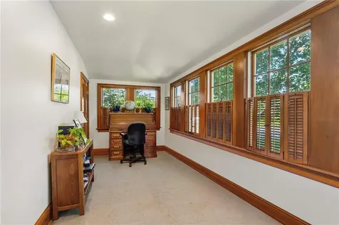 201 Paradise Avenue Middletown RI 02842