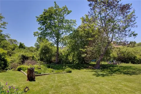 201 Paradise Avenue Middletown RI 02842