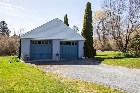 201 Paradise Avenue Middletown RI 02842