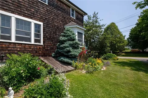 201 Paradise Avenue Middletown RI 02842