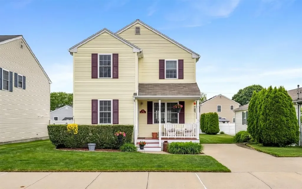 53 Hyde Avenue Pawtucket RI 02861