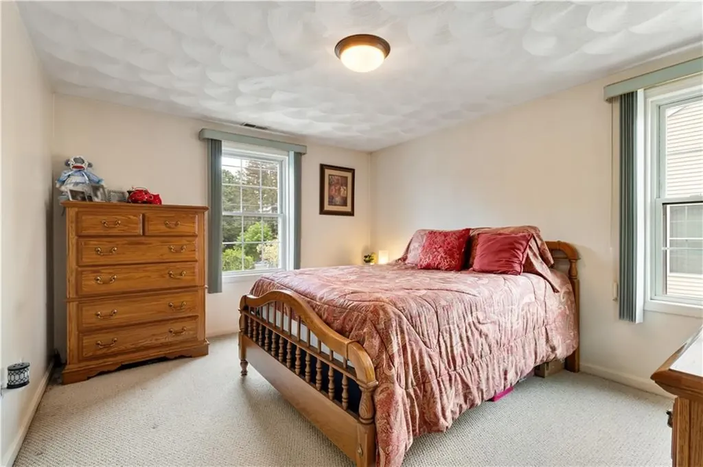 53 Hyde Avenue Pawtucket RI 02861