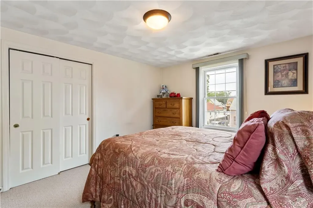 53 Hyde Avenue Pawtucket RI 02861