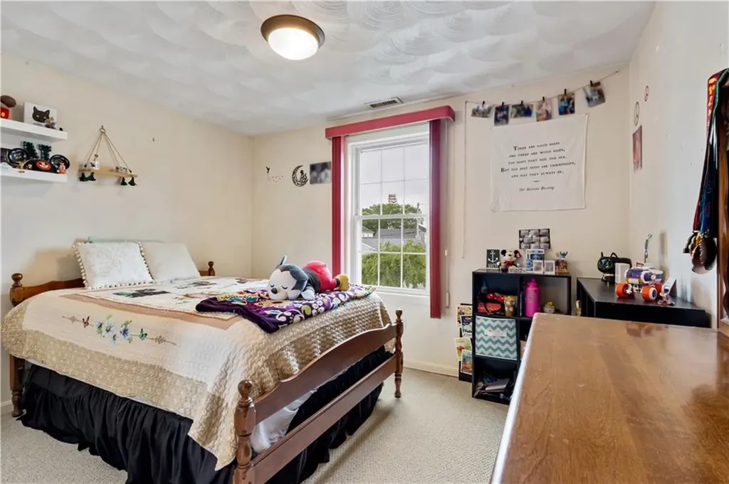 53 Hyde Avenue Pawtucket RI 02861
