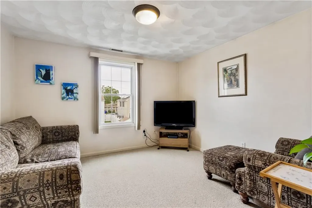 53 Hyde Avenue Pawtucket RI 02861