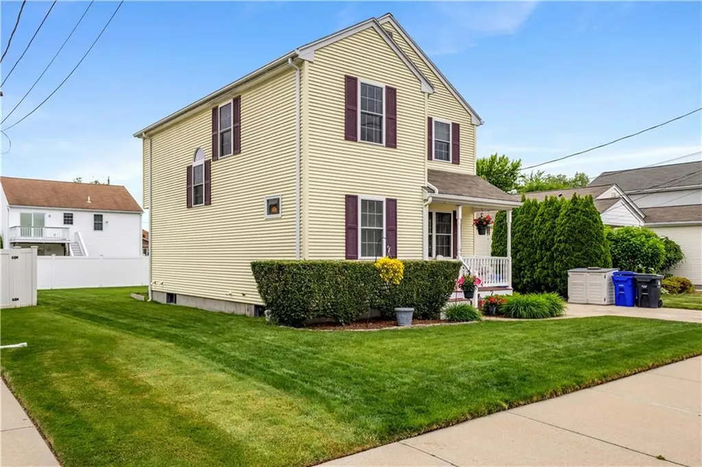 53 Hyde Avenue Pawtucket RI 02861