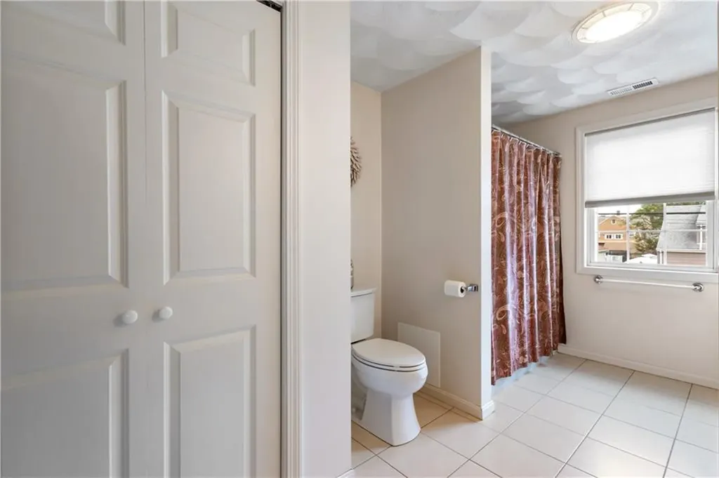 53 Hyde Avenue Pawtucket RI 02861