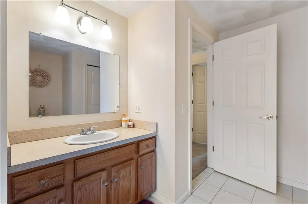 53 Hyde Avenue Pawtucket RI 02861