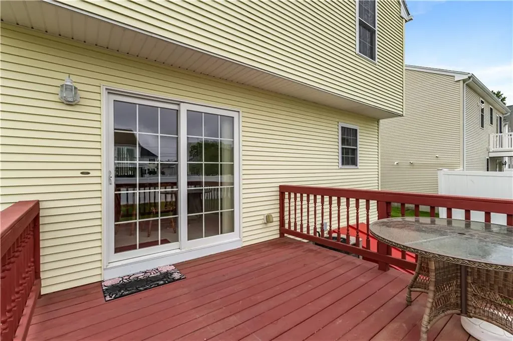 53 Hyde Avenue Pawtucket RI 02861