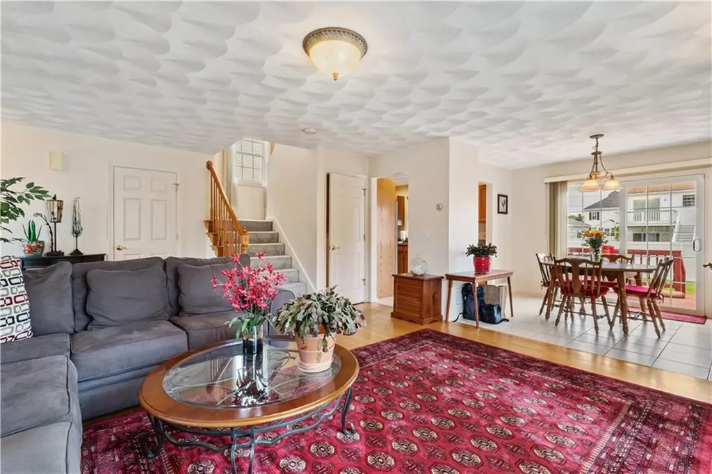 53 Hyde Avenue Pawtucket RI 02861