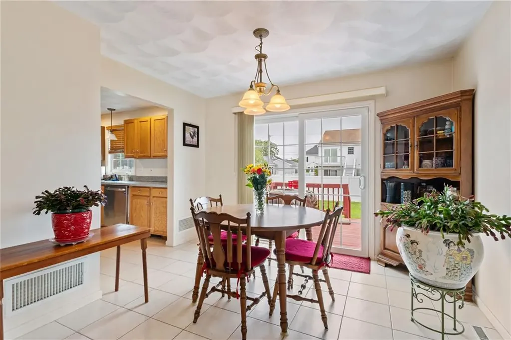 53 Hyde Avenue Pawtucket RI 02861