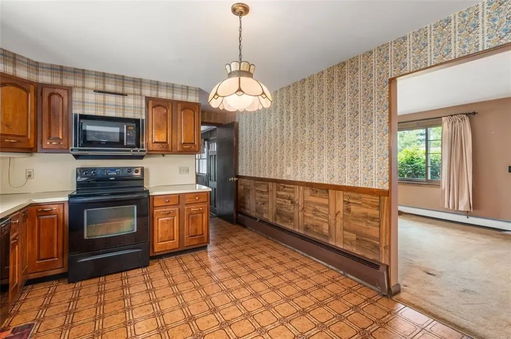 19 Cindy Lane Coventry RI 02816