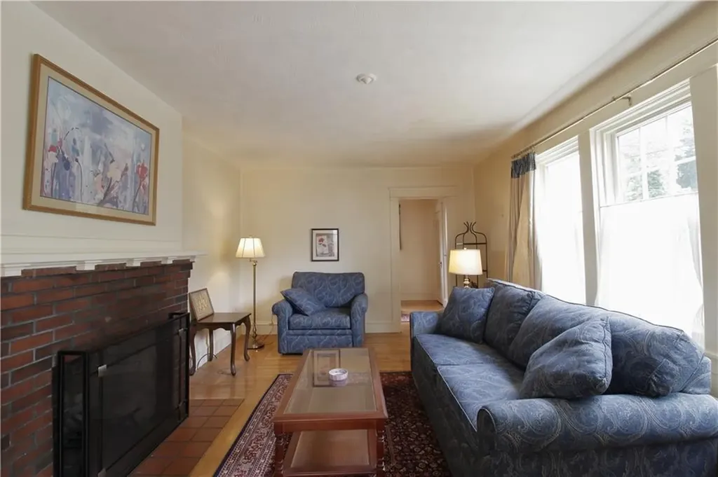 53 Dexterdale Road Providence RI 02906