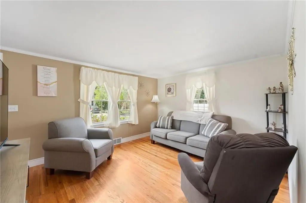 59 Massachusetts Avenue Warwick RI 02888