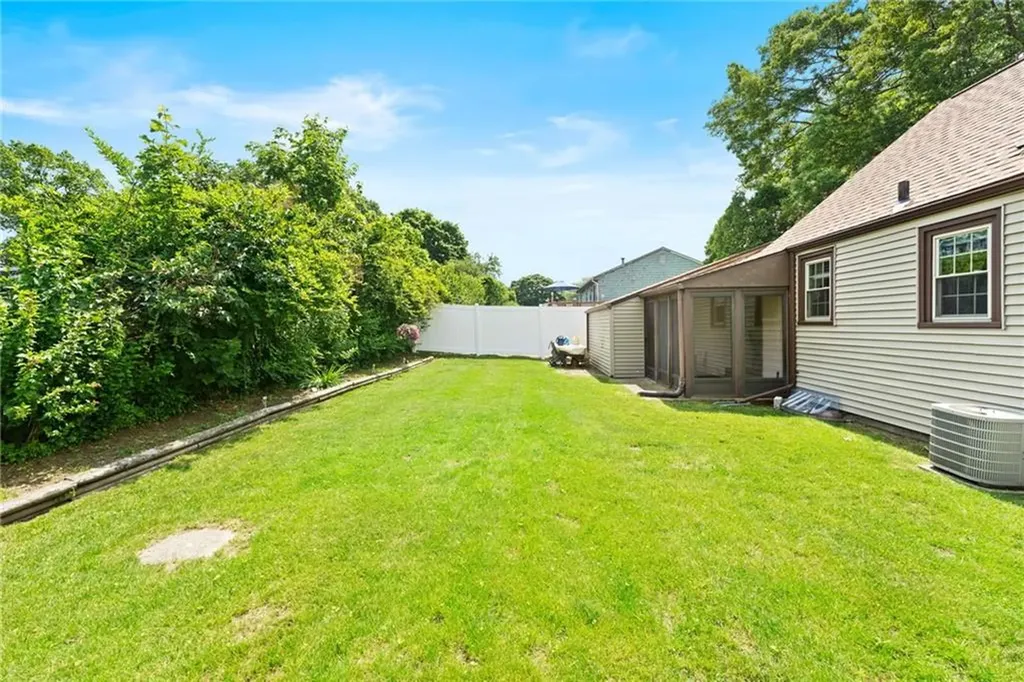 59 Massachusetts Avenue Warwick RI 02888