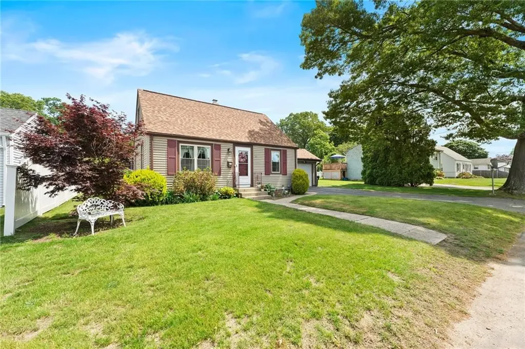 59 Massachusetts Avenue Warwick RI 02888