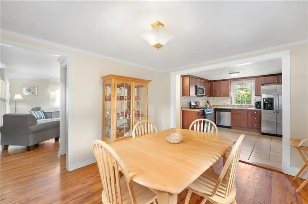 59 Massachusetts Avenue Warwick RI 02888