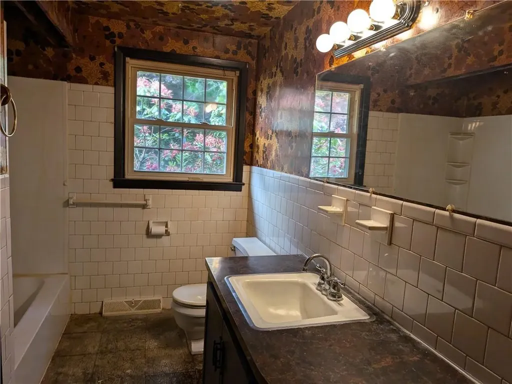 20 Maplewood Drive Coventry RI 02816