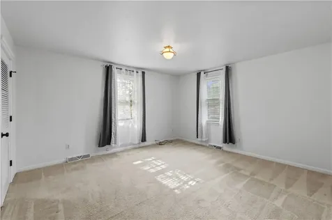 694 Windwood Drive Tiverton RI 02878