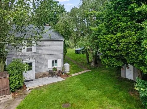 694 Windwood Drive Tiverton RI 02878