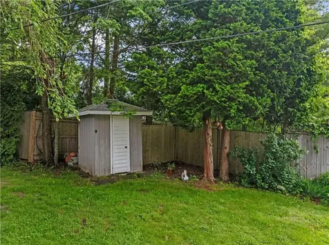 694 Windwood Drive Tiverton RI 02878