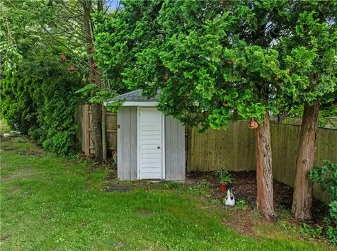 694 Windwood Drive Tiverton RI 02878