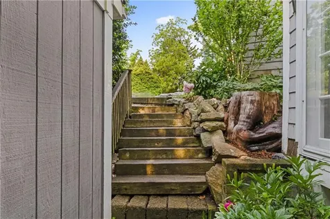 694 Windwood Drive Tiverton RI 02878