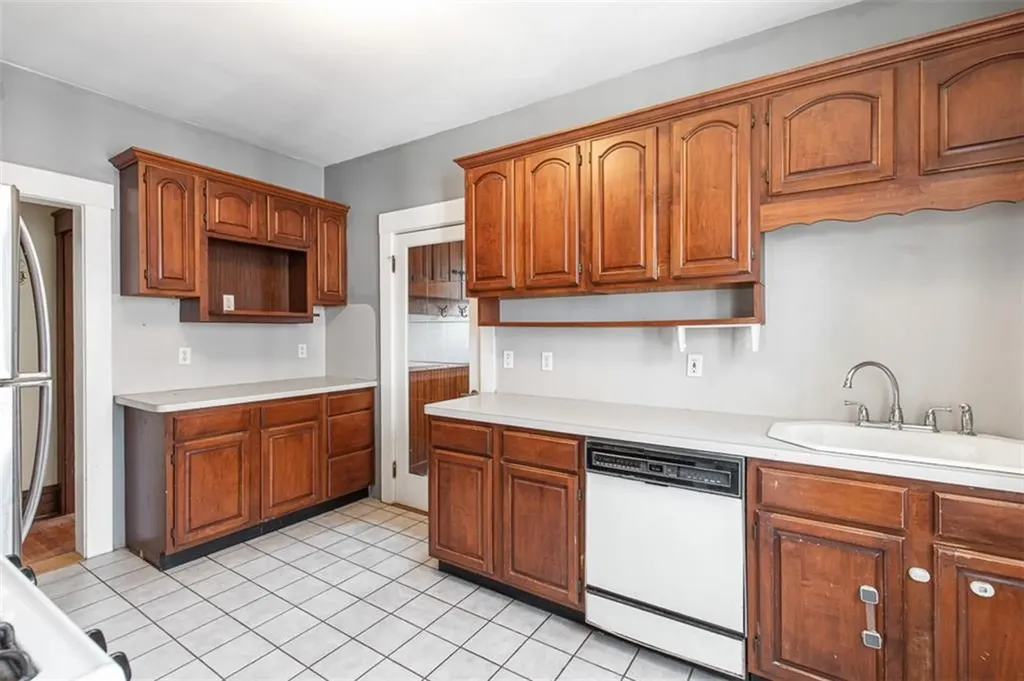 82 Wheeler Avenue Cranston RI 02905