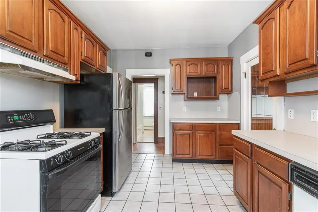 82 Wheeler Avenue Cranston RI 02905