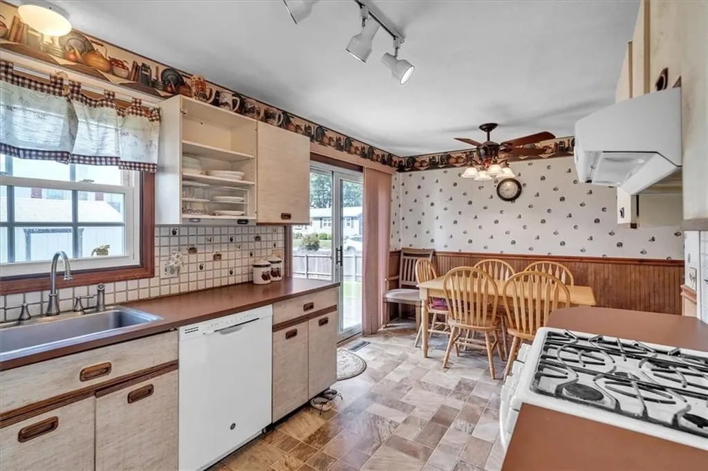 65 Ingalls Street Warwick RI 02889