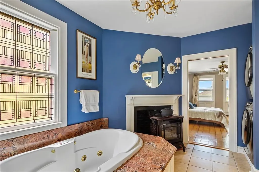60 Division Street Newport RI 02840