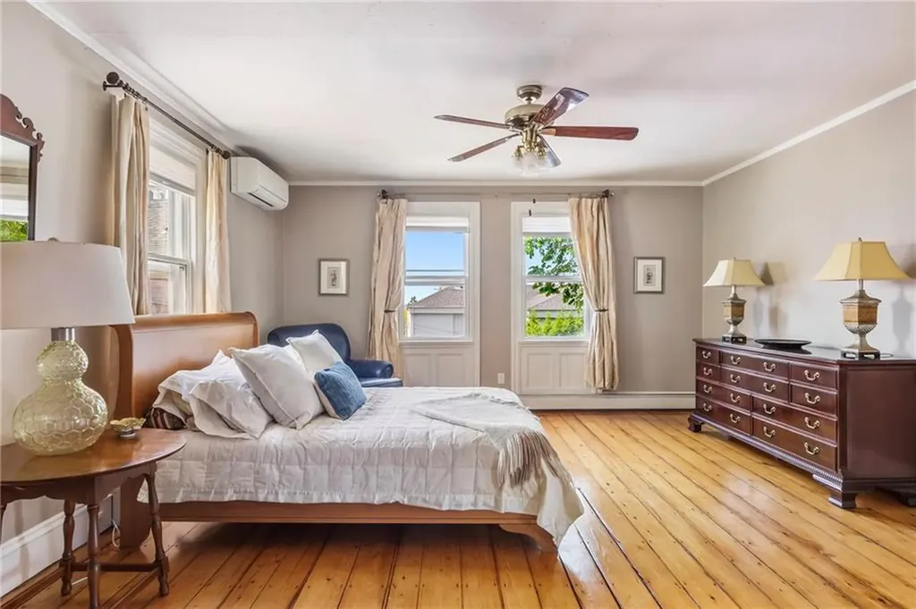 60 Division Street Newport RI 02840
