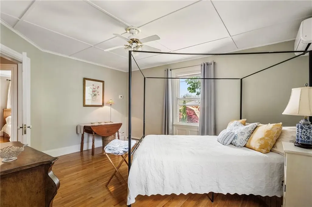 60 Division Street Newport RI 02840