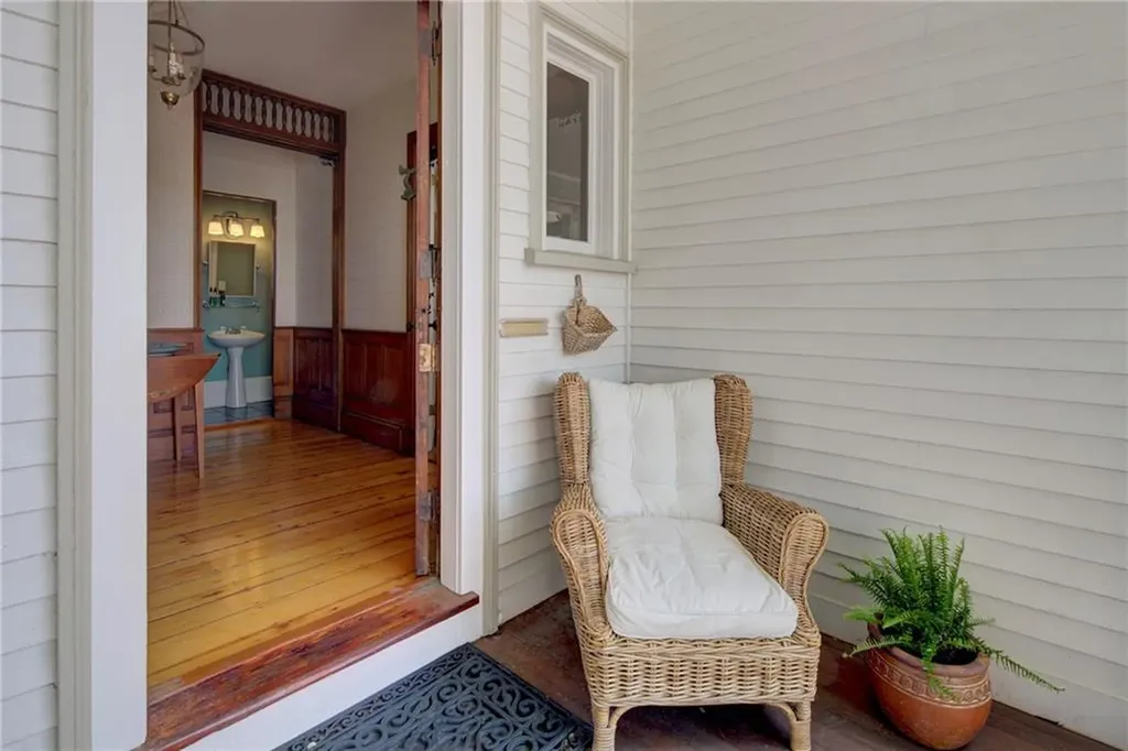60 Division Street Newport RI 02840