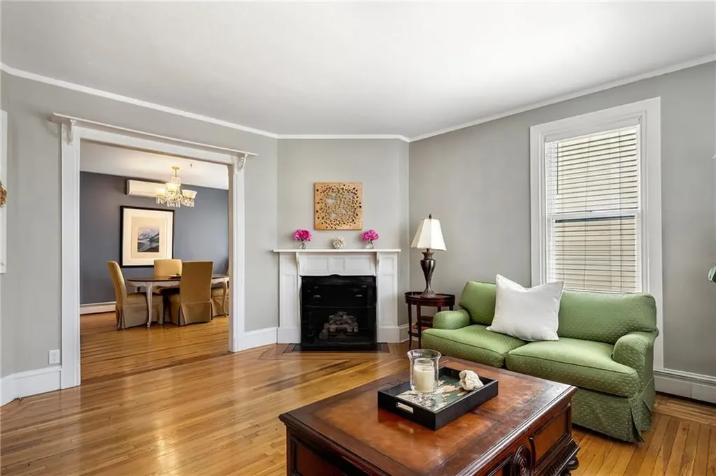 60 Division Street Newport RI 02840