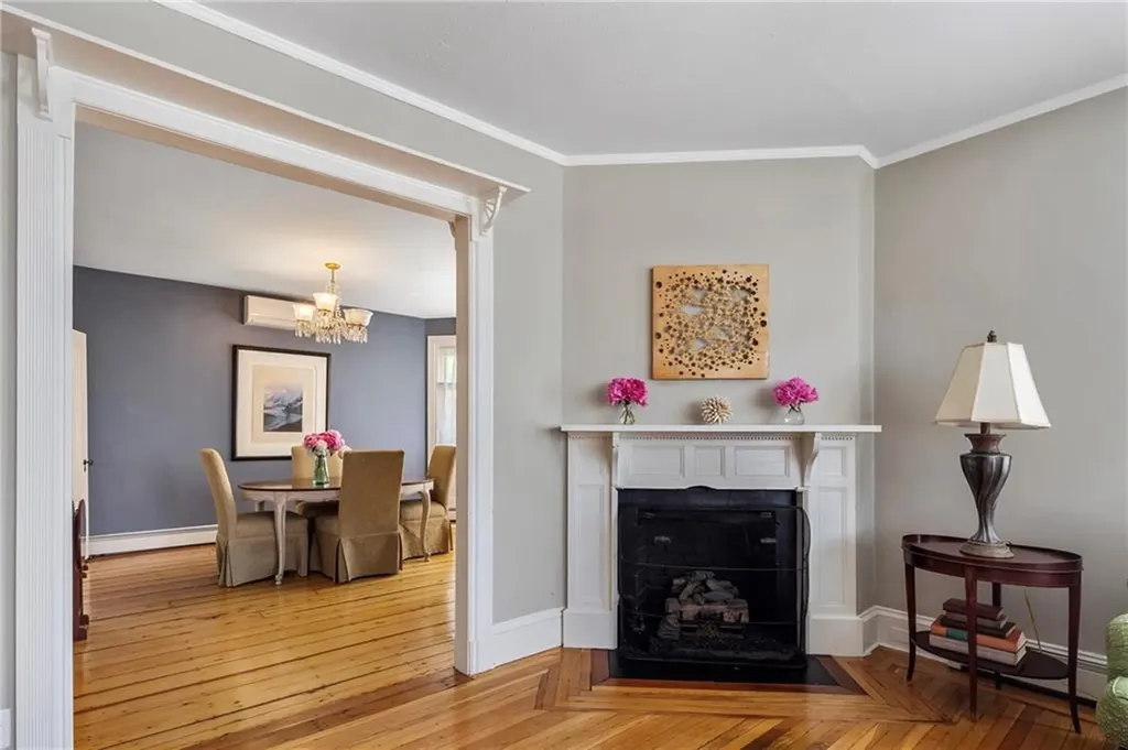 60 Division Street Newport RI 02840