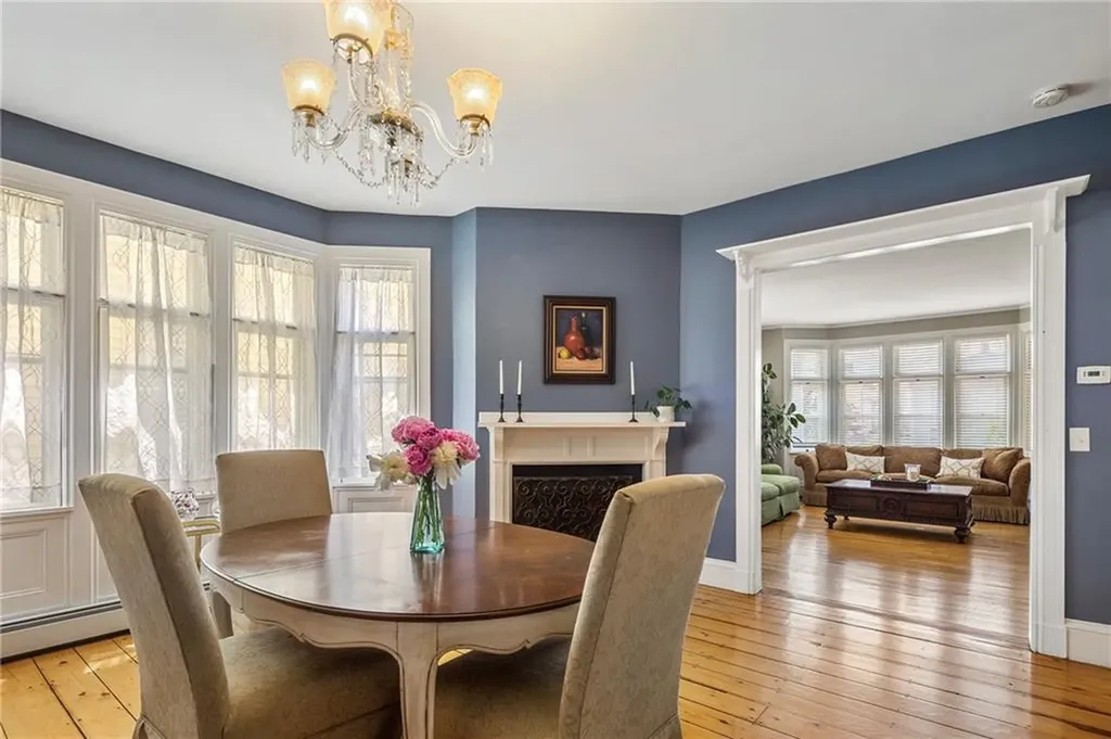 60 Division Street Newport RI 02840