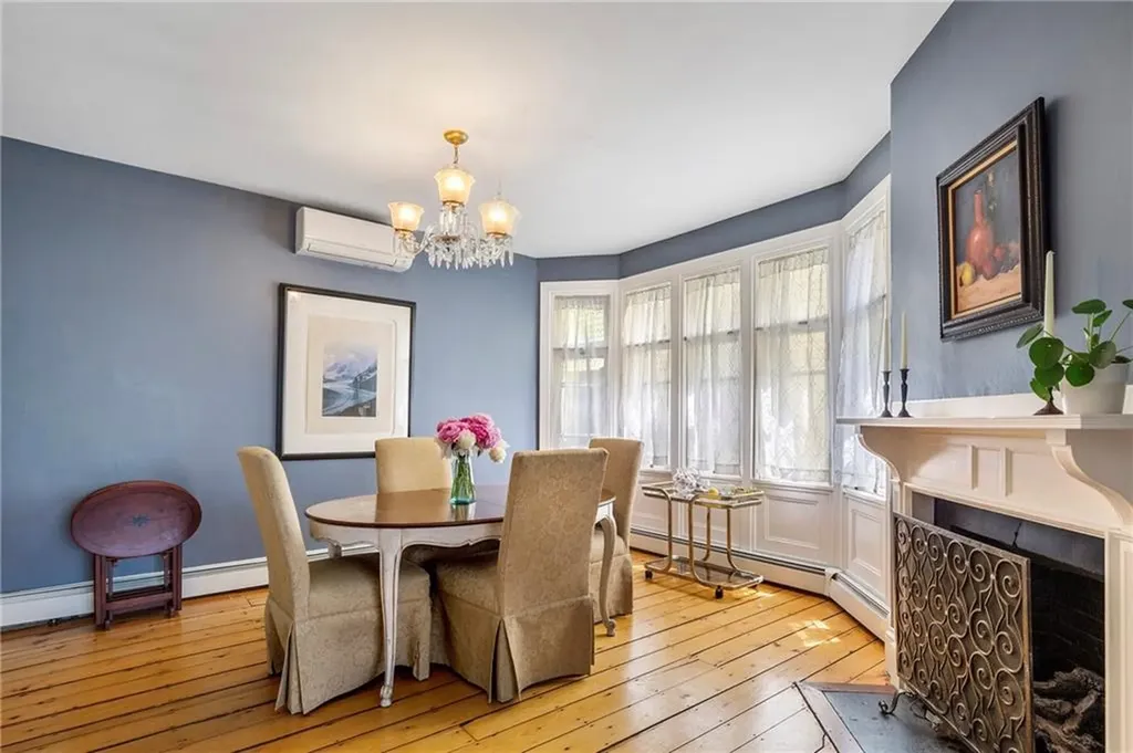 60 Division Street Newport RI 02840