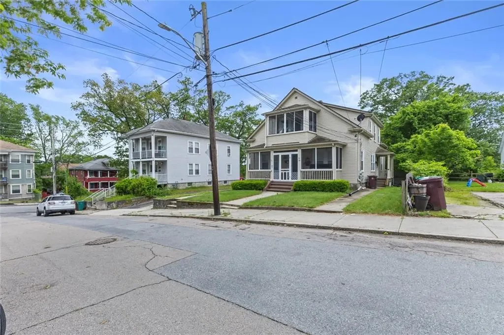 20 Cold Spring Place Woonsocket RI 02895