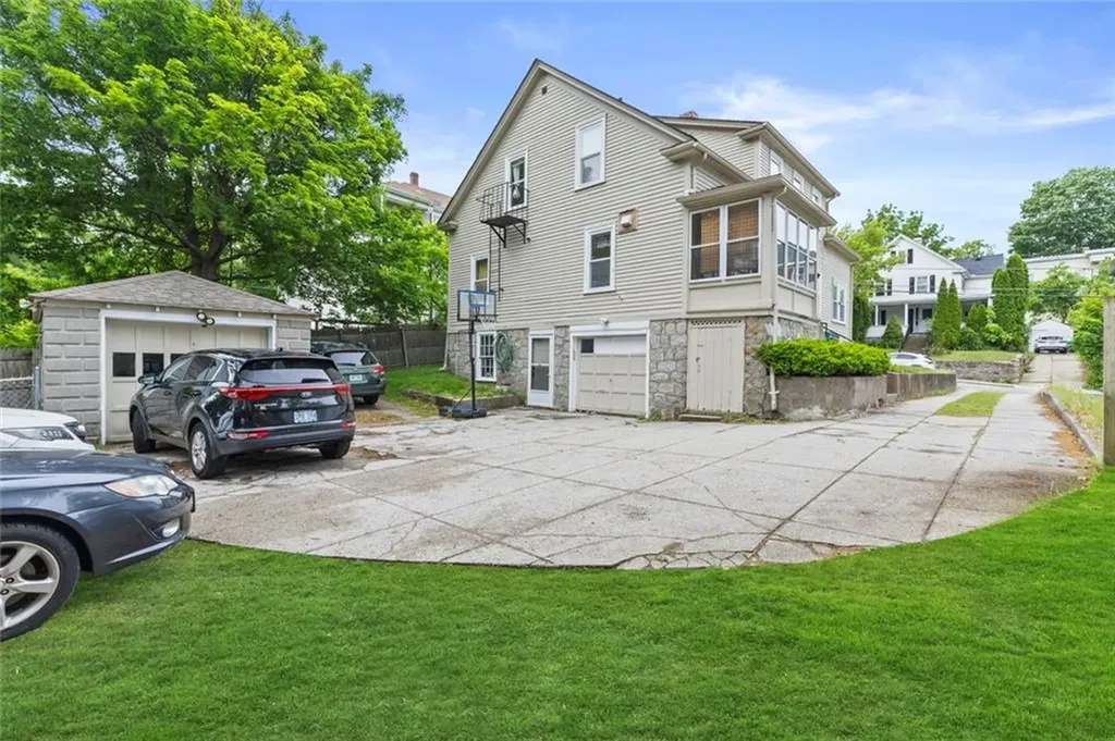 20 Cold Spring Place Woonsocket RI 02895