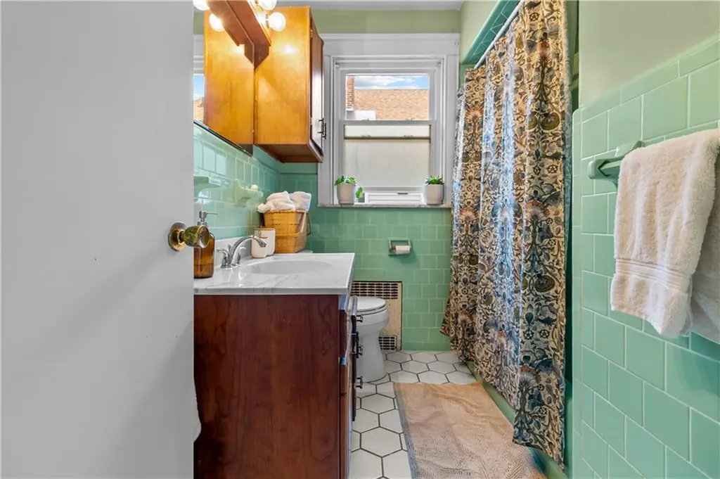649 Pleasant Valley Parkway Providence RI 02908