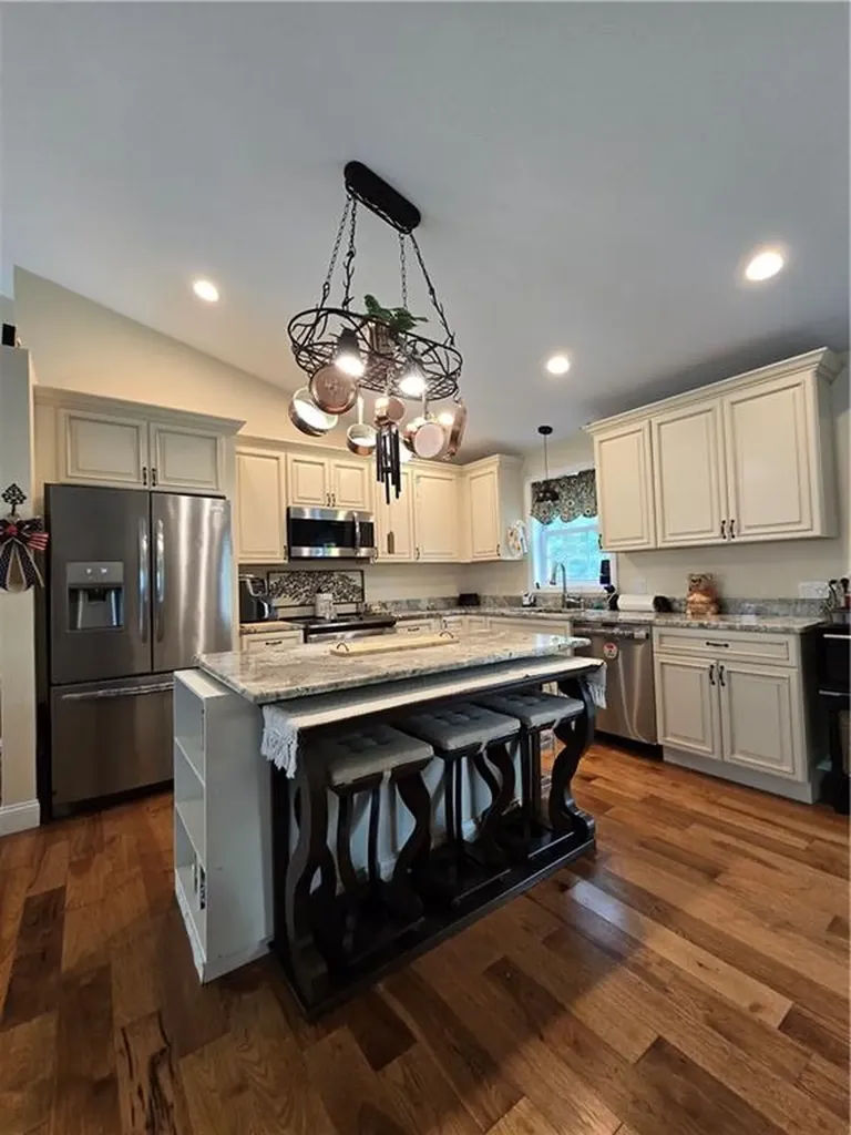 163 Morgan Avenue Johnston RI 02919