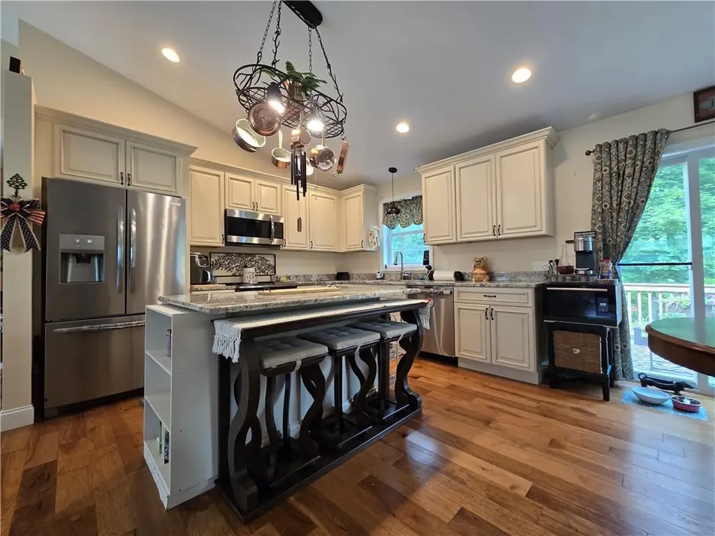 163 Morgan Avenue Johnston RI 02919