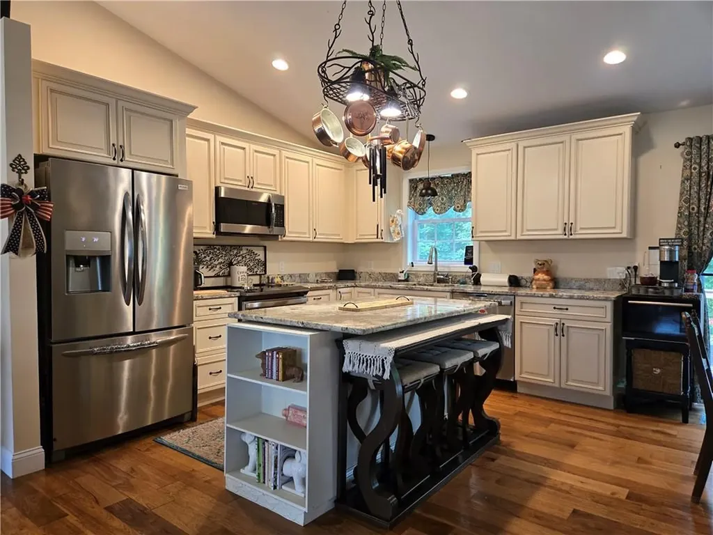 163 Morgan Avenue Johnston RI 02919